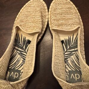 DV by Dolce Vita Tan Espadrilles